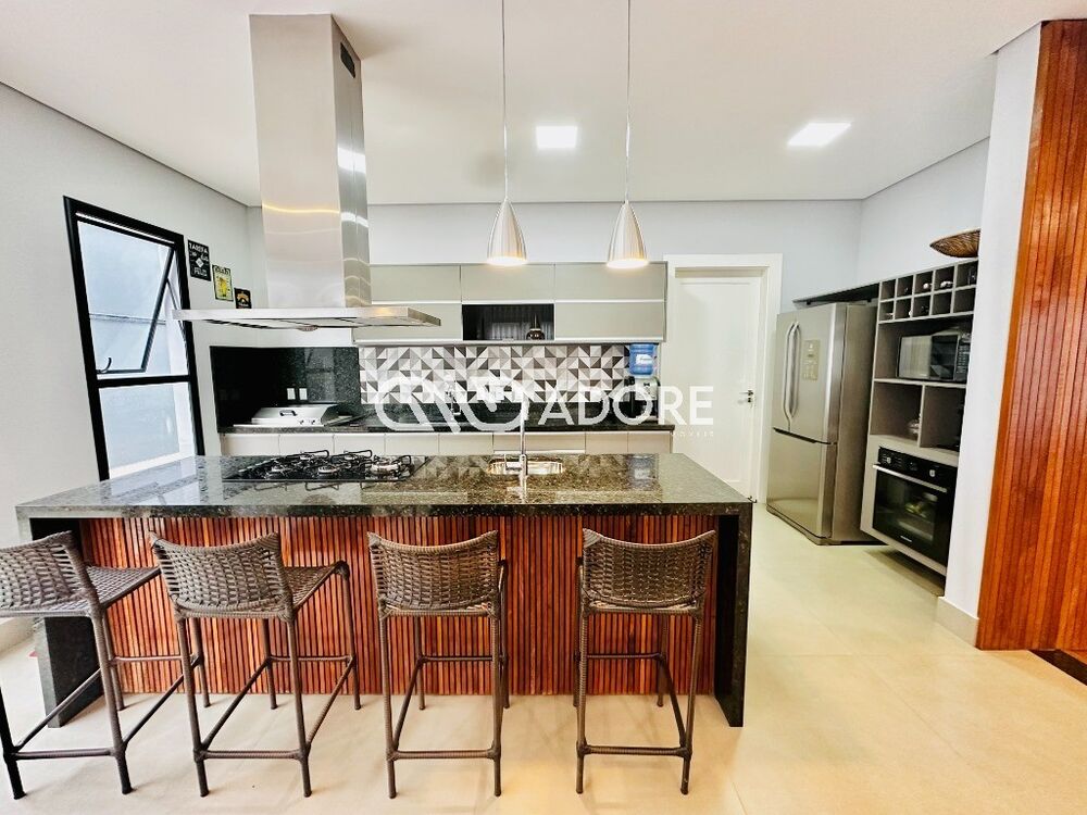 Casa, 4 quartos, 318 m² - Foto 2