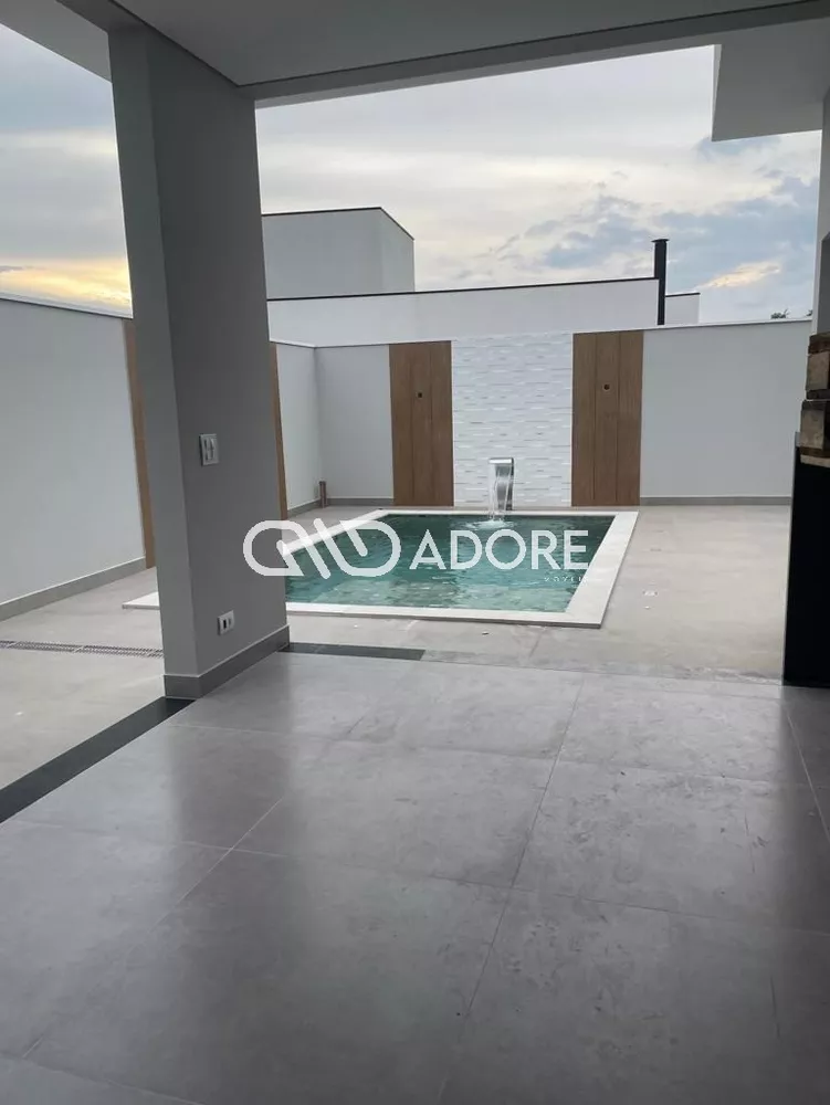 Casa à venda com 3 quartos, 172m² - Foto 1