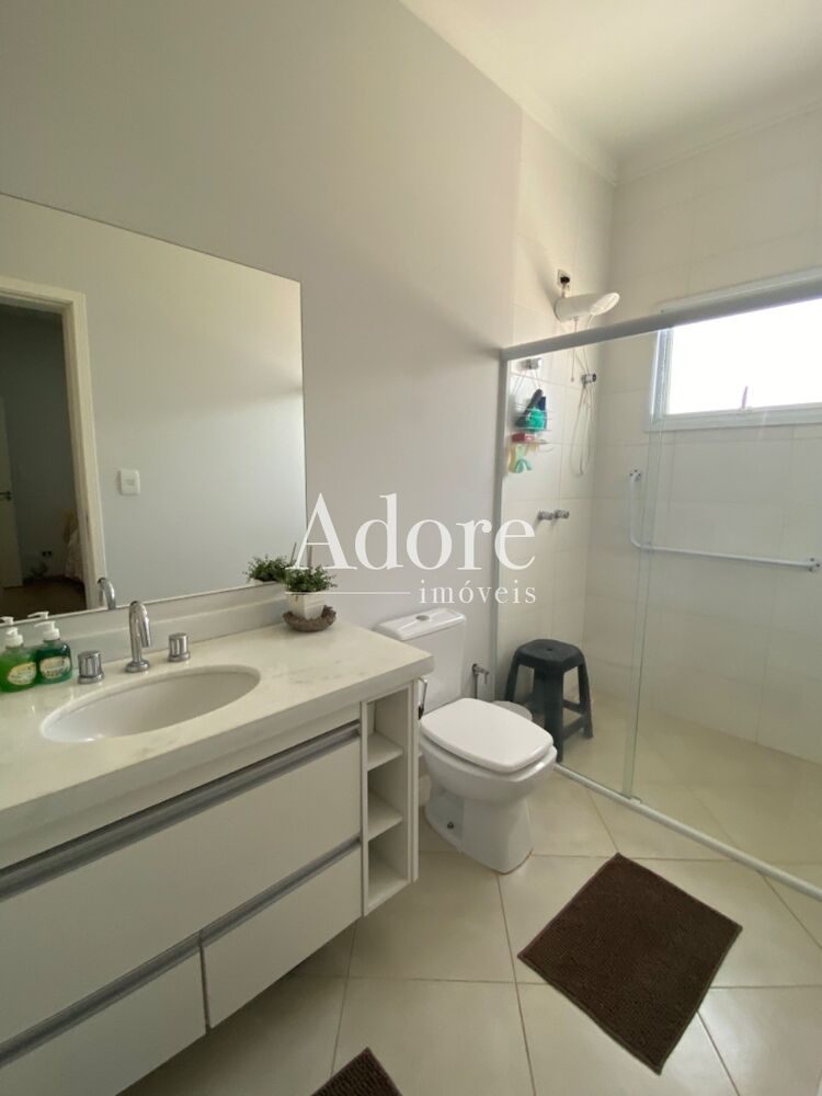 Casa, 3 quartos, 203 m² - Foto 1