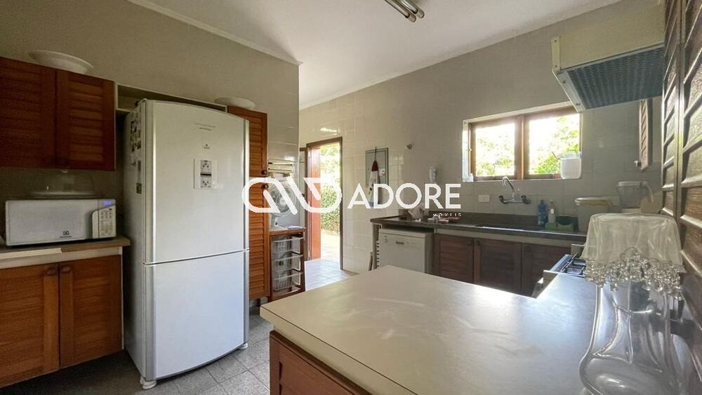 Casa para alugar com 4 quartos, 400m² - Foto 7