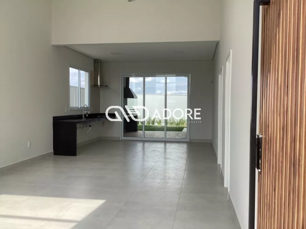 Casa à venda e aluguel com 3 quartos, 153m² - Foto 3