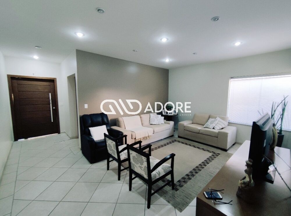 Casa, 3 quartos, 281 m² - Foto 1
