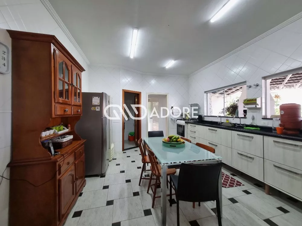 Casa para alugar com 4 quartos, 352m² - Foto 24