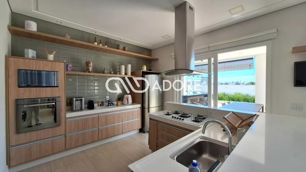 Casa à venda com 3 quartos, 304m² - Foto 8