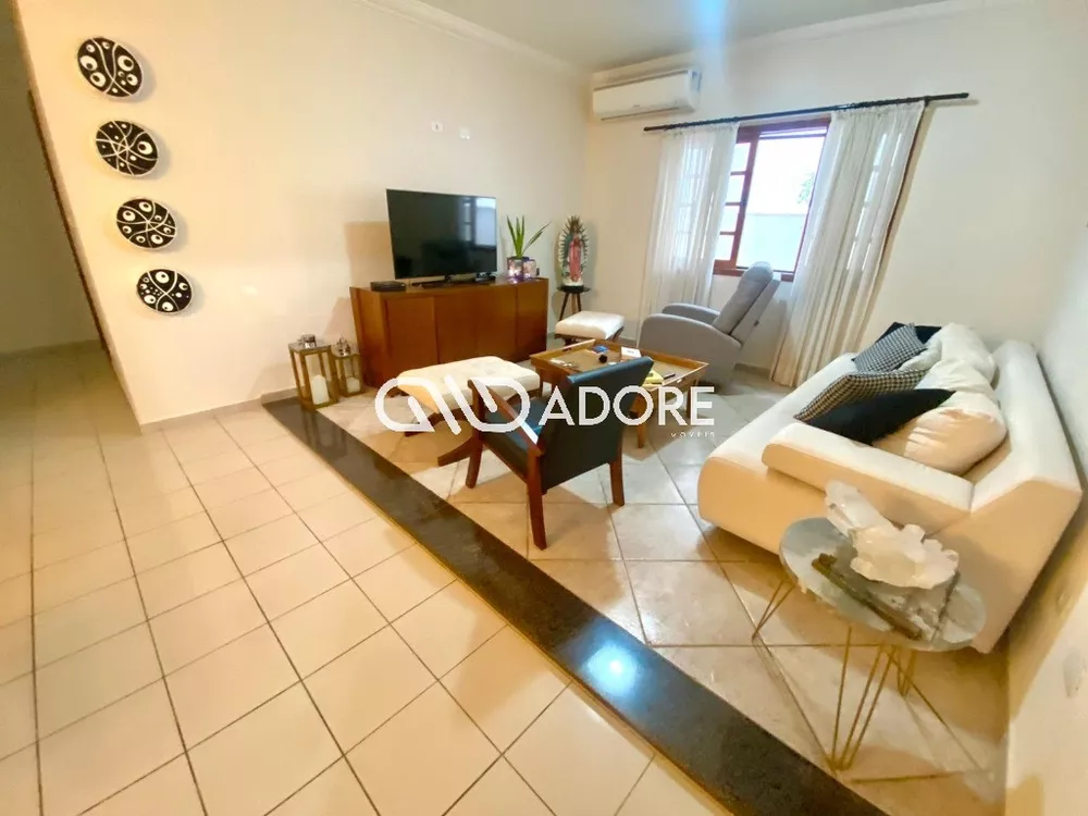 Casa à venda com 3 quartos, 193m² - Foto 10