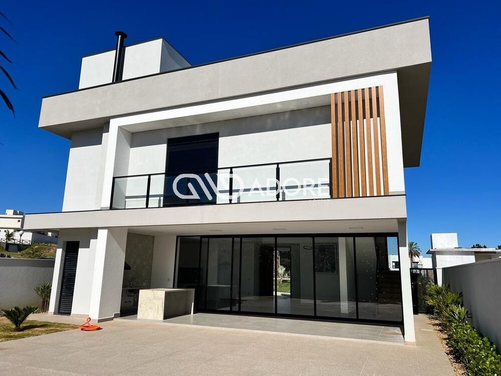 Casa, 4 quartos, 260 m² - Foto 1