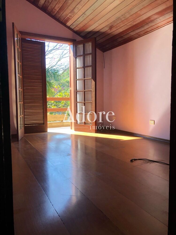 Casa, 4 quartos, 1495 m² - Foto 1