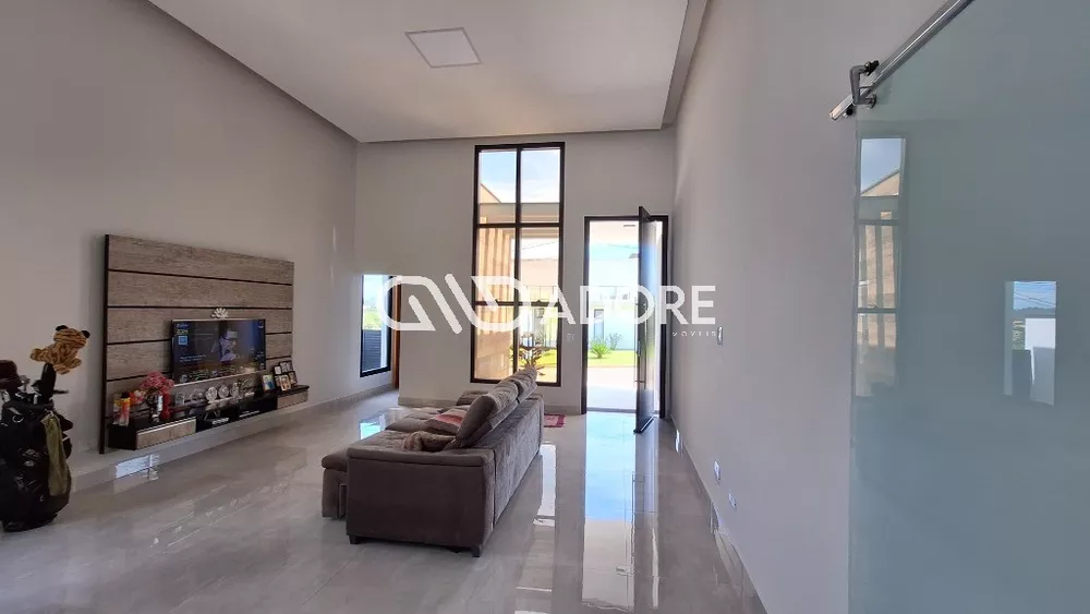 Casa à venda com 3 quartos, 300m² - Foto 2