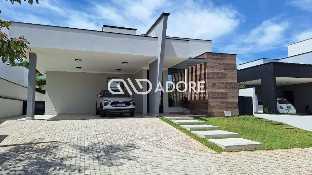 Casa à venda com 3 quartos, 300m² - Foto 1