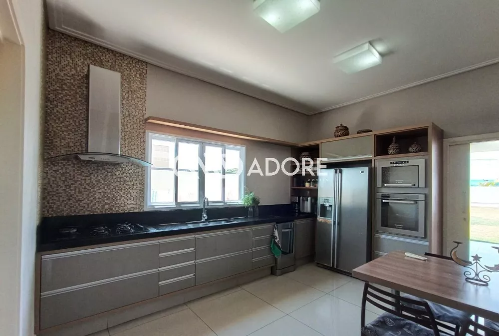 Casa à venda com 4 quartos, 350m² - Foto 5