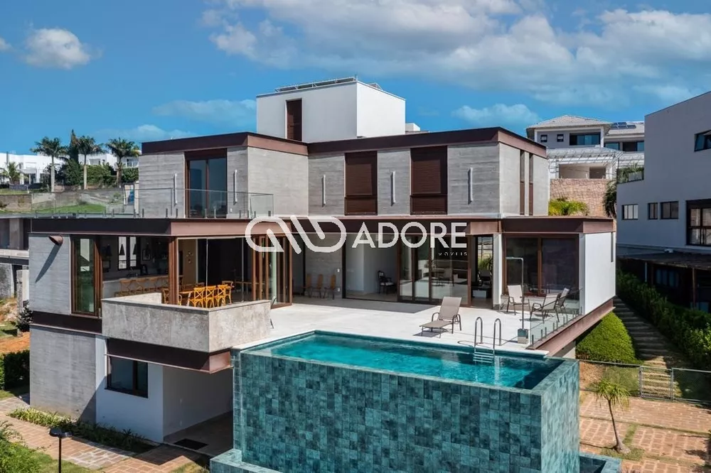 Casa à venda com 4 quartos, 680m² - Foto 2