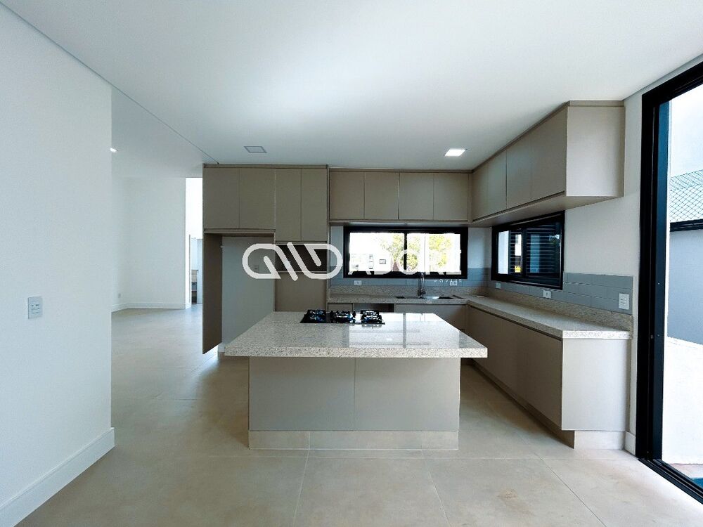 Casa, 3 quartos, 300 m² - Foto 2