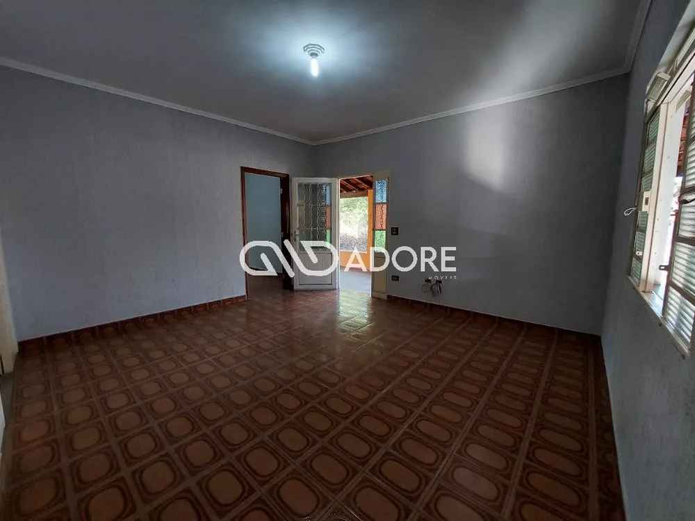 Casa à venda com 3 quartos, 236m² - Foto 2