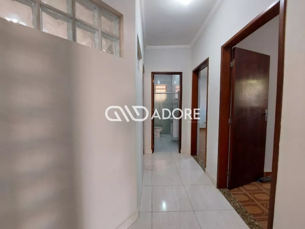 Casa à venda com 3 quartos, 236m² - Foto 4