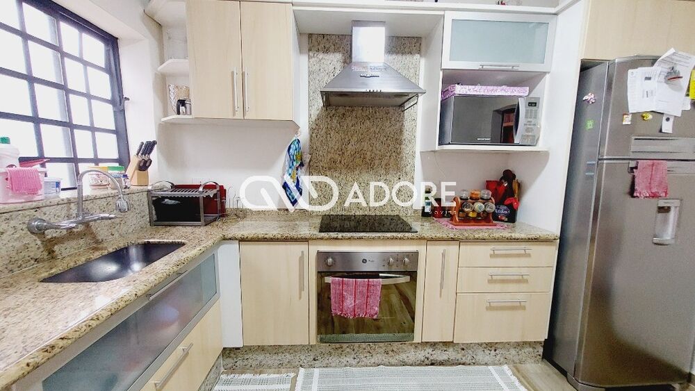Casa à venda com 3 quartos, 219m² - Foto 8
