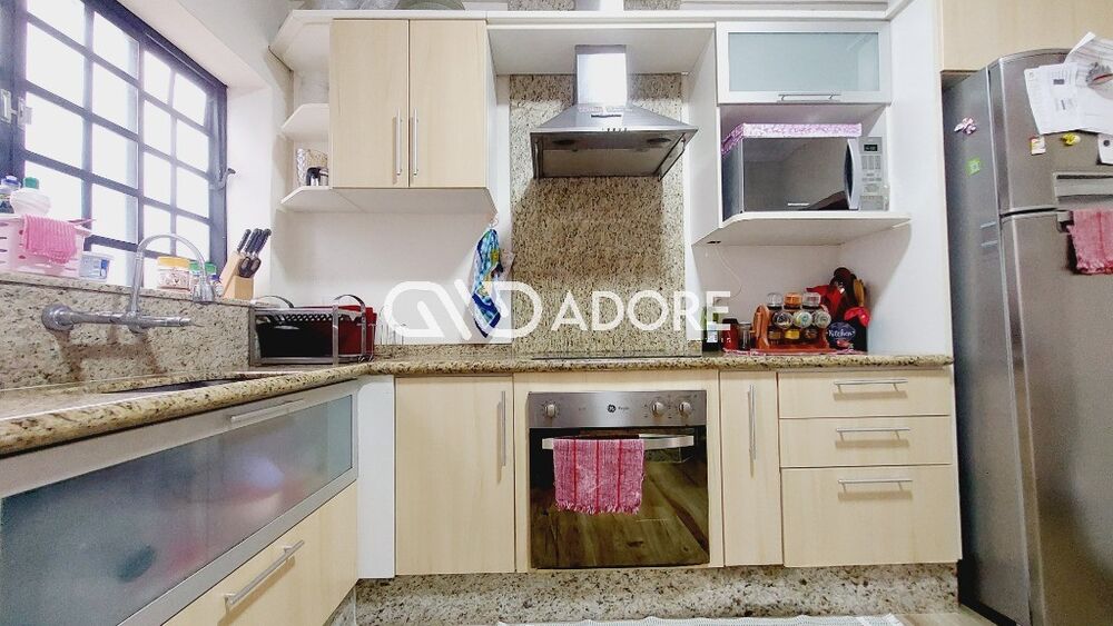 Casa à venda com 3 quartos, 219m² - Foto 6