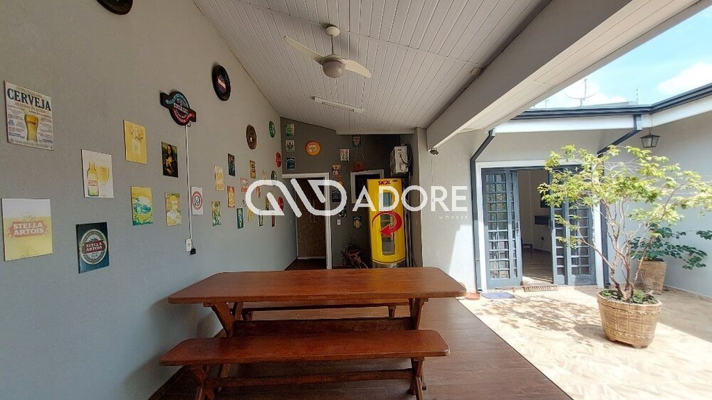 Casa à venda com 3 quartos, 219m² - Foto 2