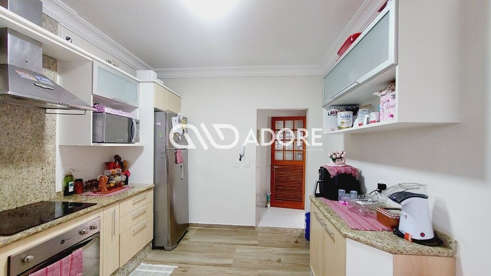 Casa à venda com 3 quartos, 219m² - Foto 7
