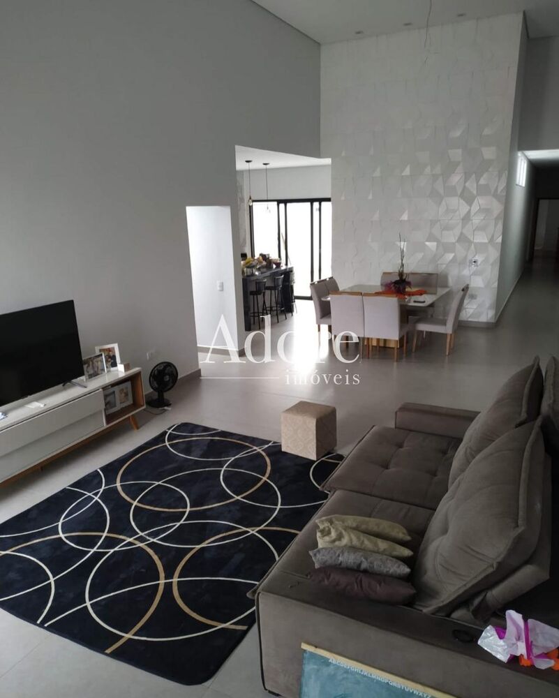 Casa, 3 quartos, 253 m² - Foto 1
