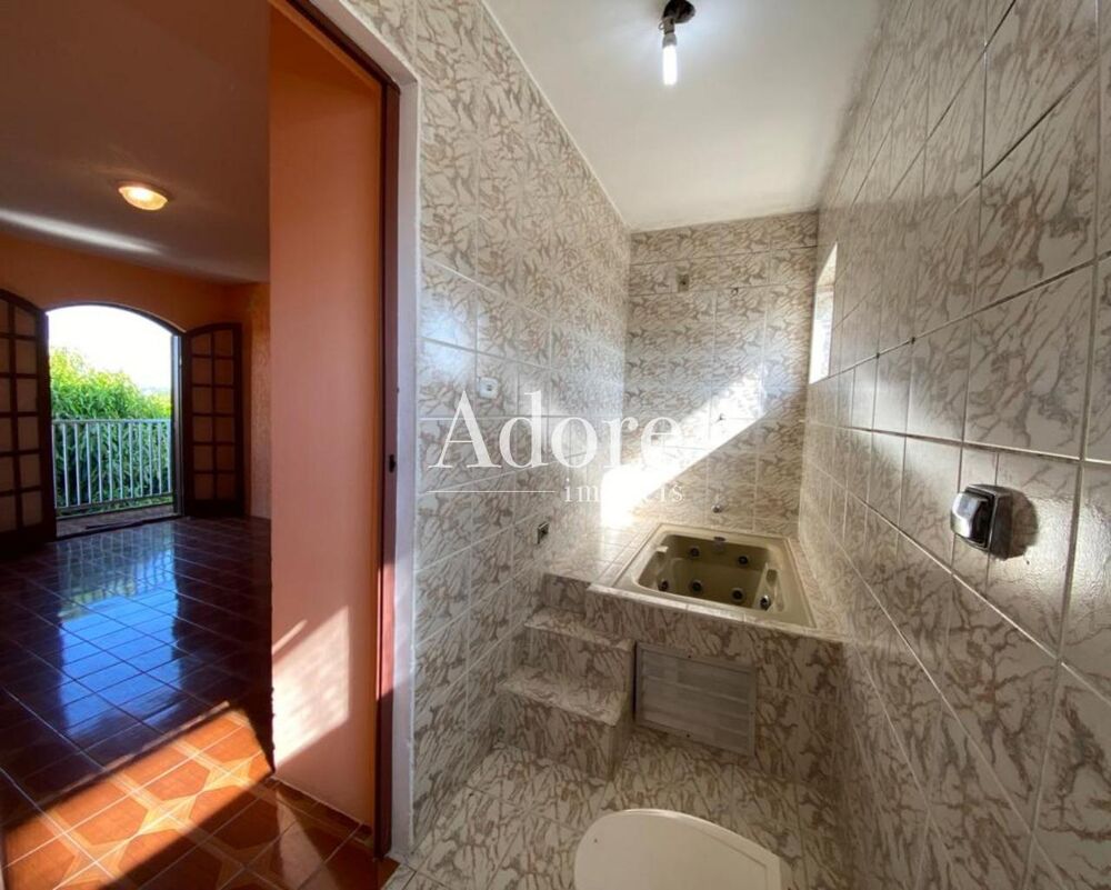 Casa à venda com 3 quartos, 168m² - Foto 1