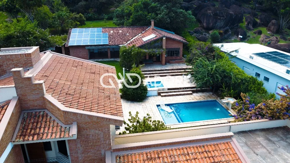 Casa à venda com 4 quartos, 400m² - Foto 2