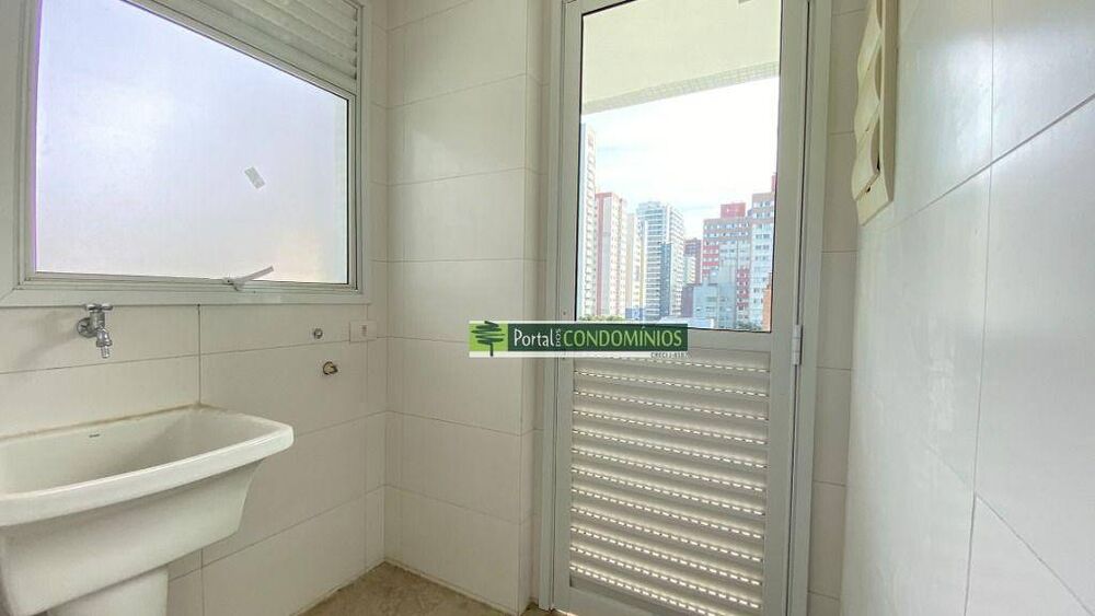 Apartamento à venda com 2 quartos, 95m² - Foto 3