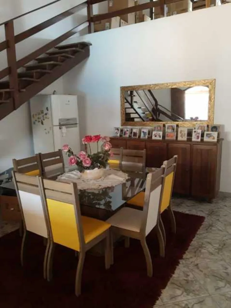 Casa, 4 quartos, 257 m² - Foto 1