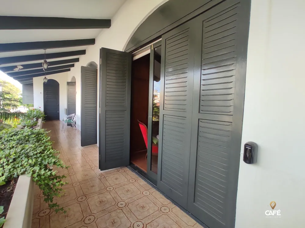 Casa, 6 quartos, 347 m² - Foto 2