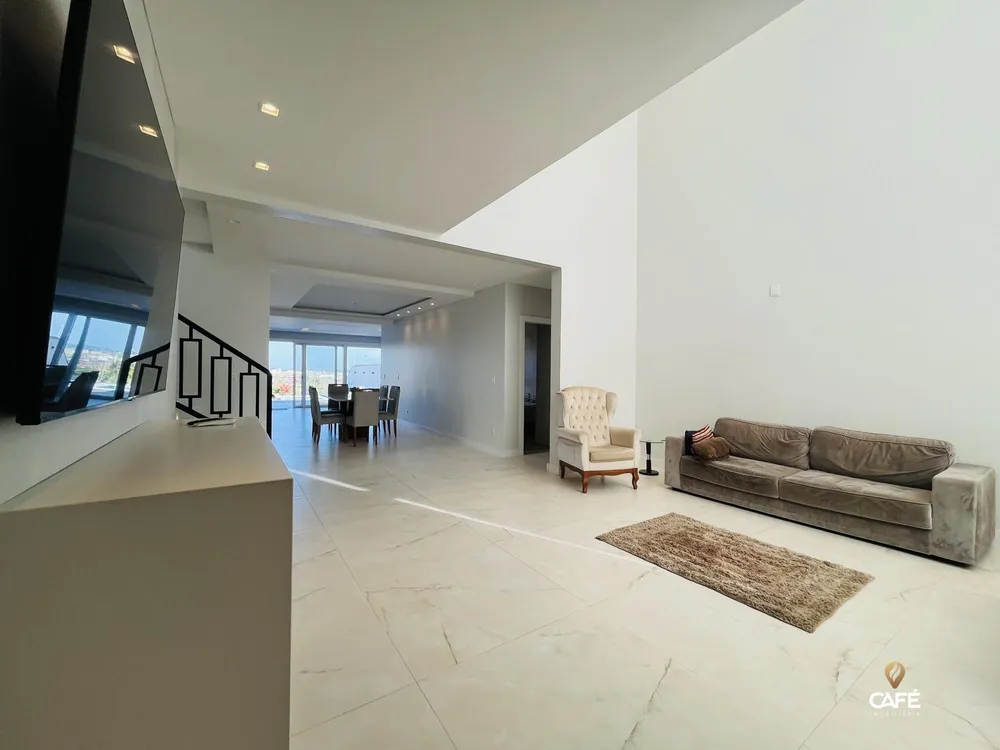 Casa, 4 quartos, 291 m² - Foto 1
