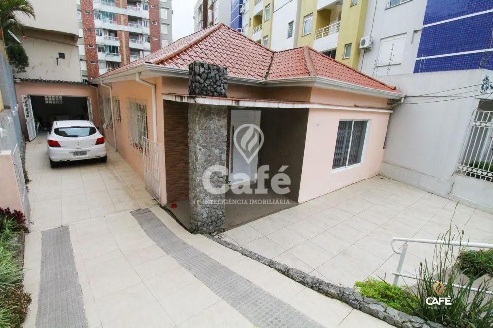 Casa, 3 quartos, 196 m² - Foto 1