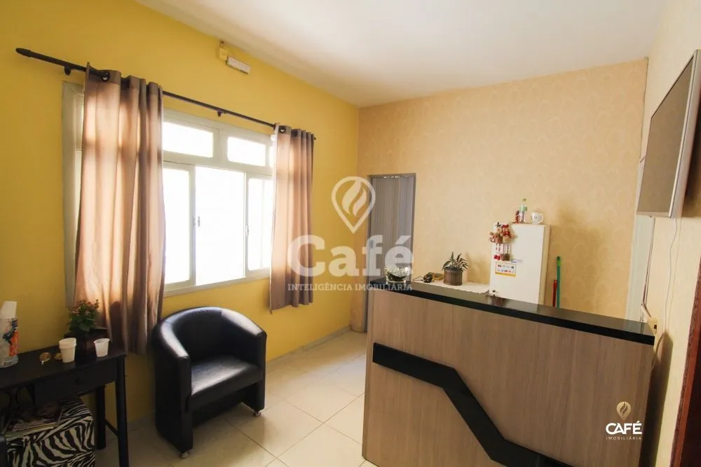 Casa, 3 quartos, 196 m² - Foto 2