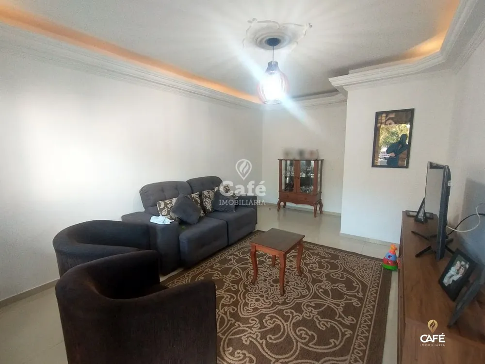 Casa, 3 quartos, 240 m² - Foto 2