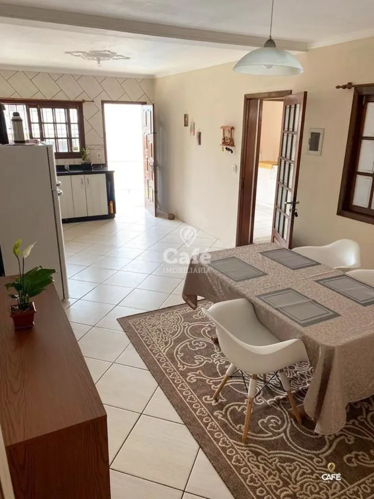 Casa, 3 quartos, 240 m² - Foto 1