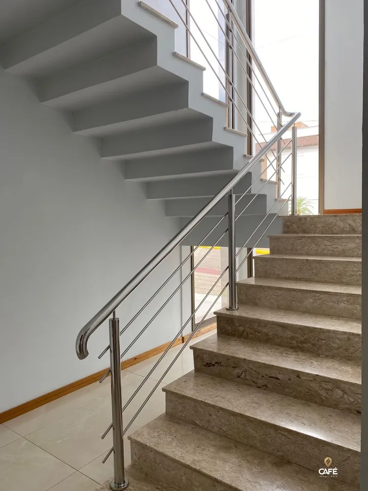 Casa, 3 quartos, 247 m² - Foto 1