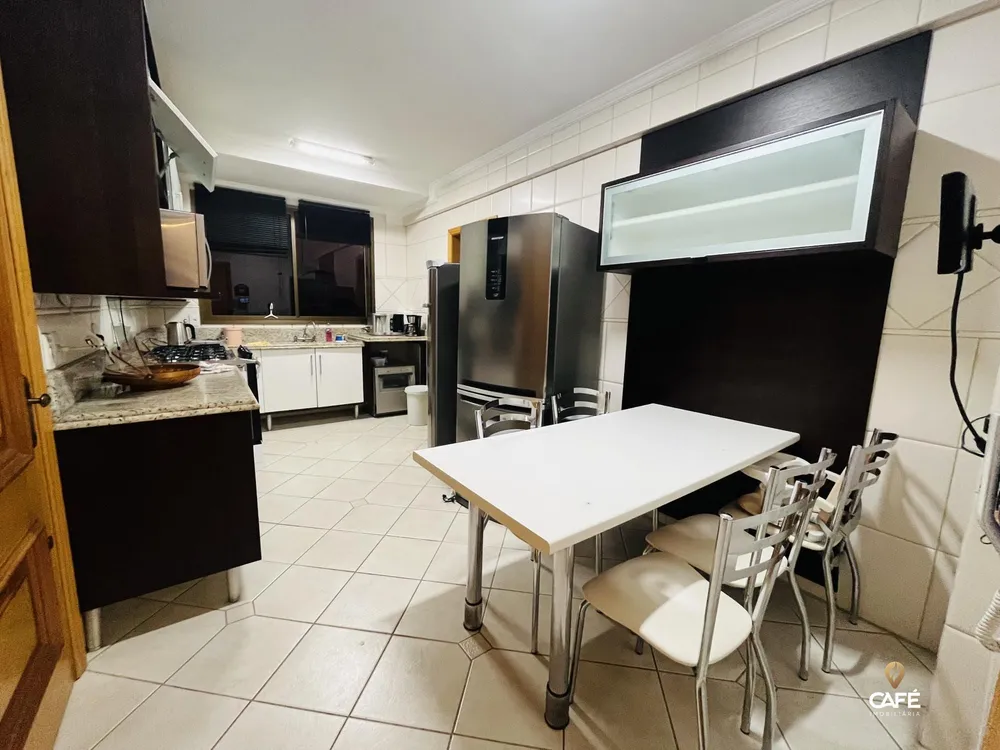 Apartamento, 3 quartos, 220 m² - Foto 2
