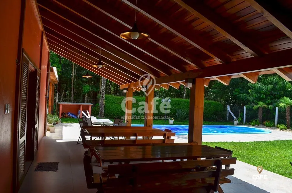 Casa, 4 quartos, 270 m² - Foto 1