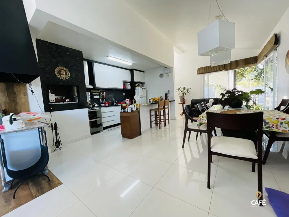 Casa, 3 quartos, 264 m² - Foto 2