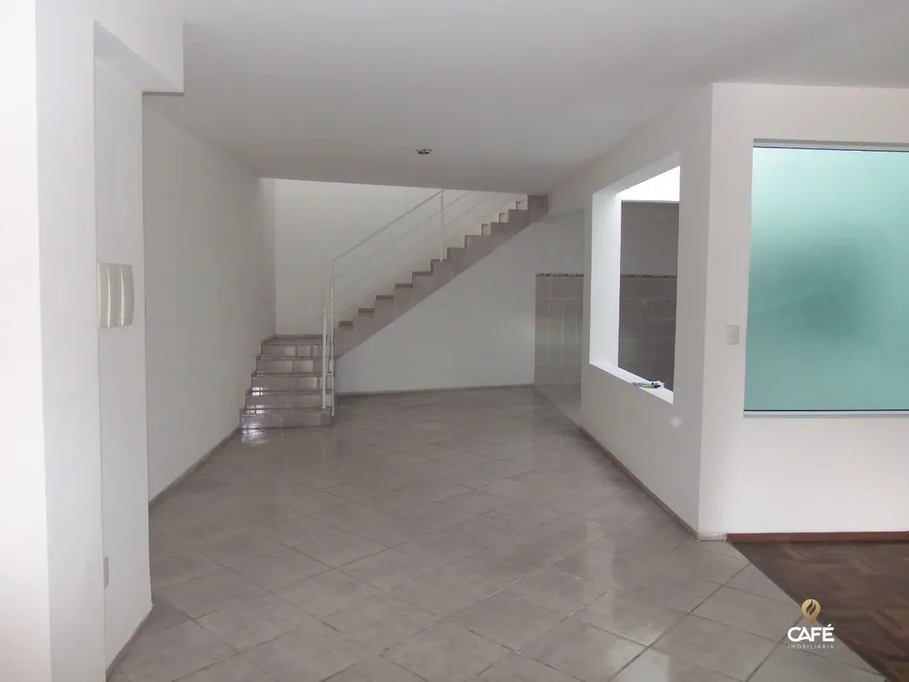 Casa, 4 quartos, 299 m² - Foto 1