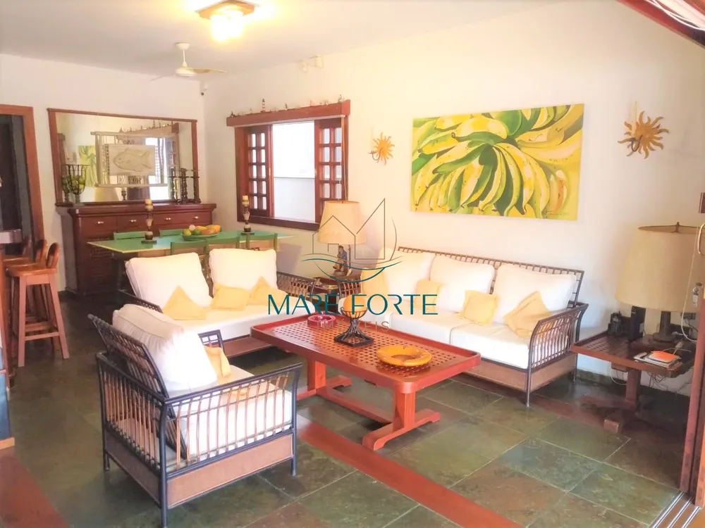 Casa, 5 quartos, 225 m² - Foto 1