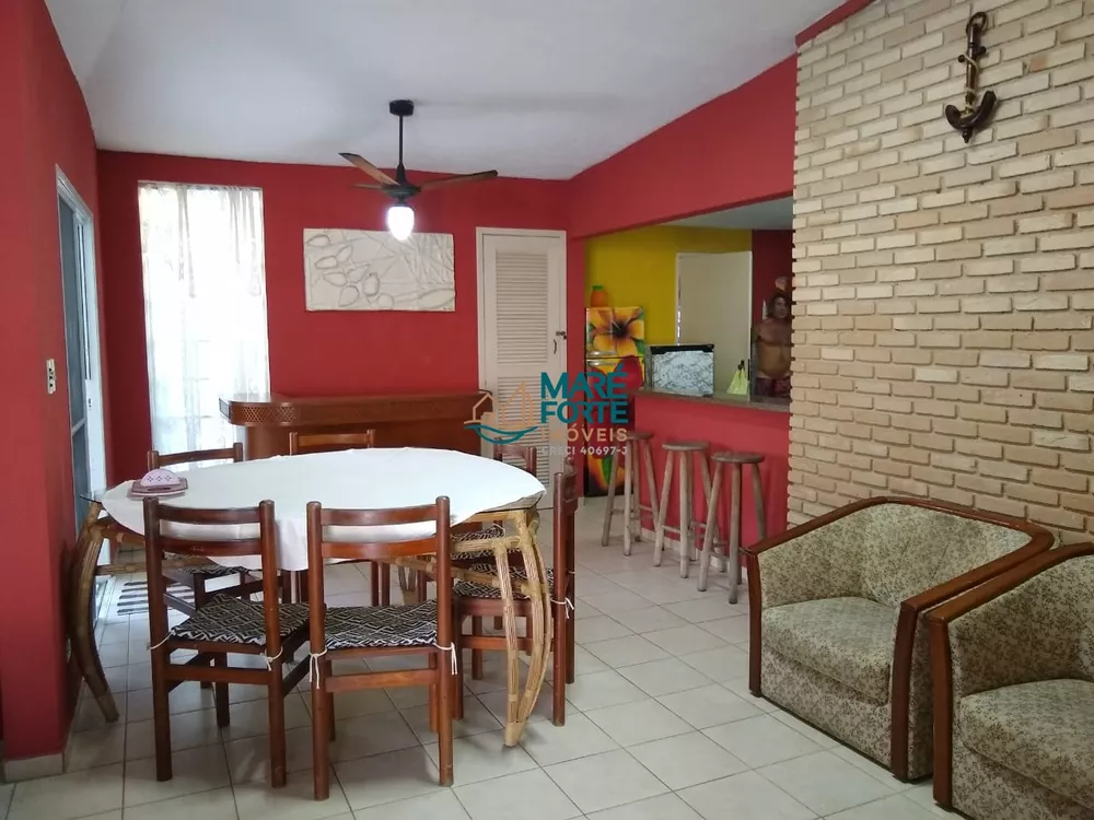 Casa à venda com 7 quartos, 167m² - Foto 1