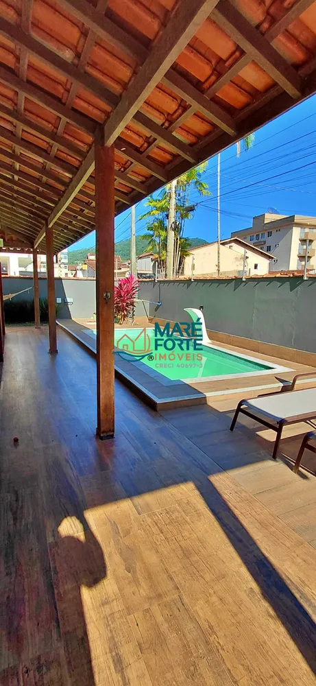 Casa, 5 quartos, 200 m² - Foto 1