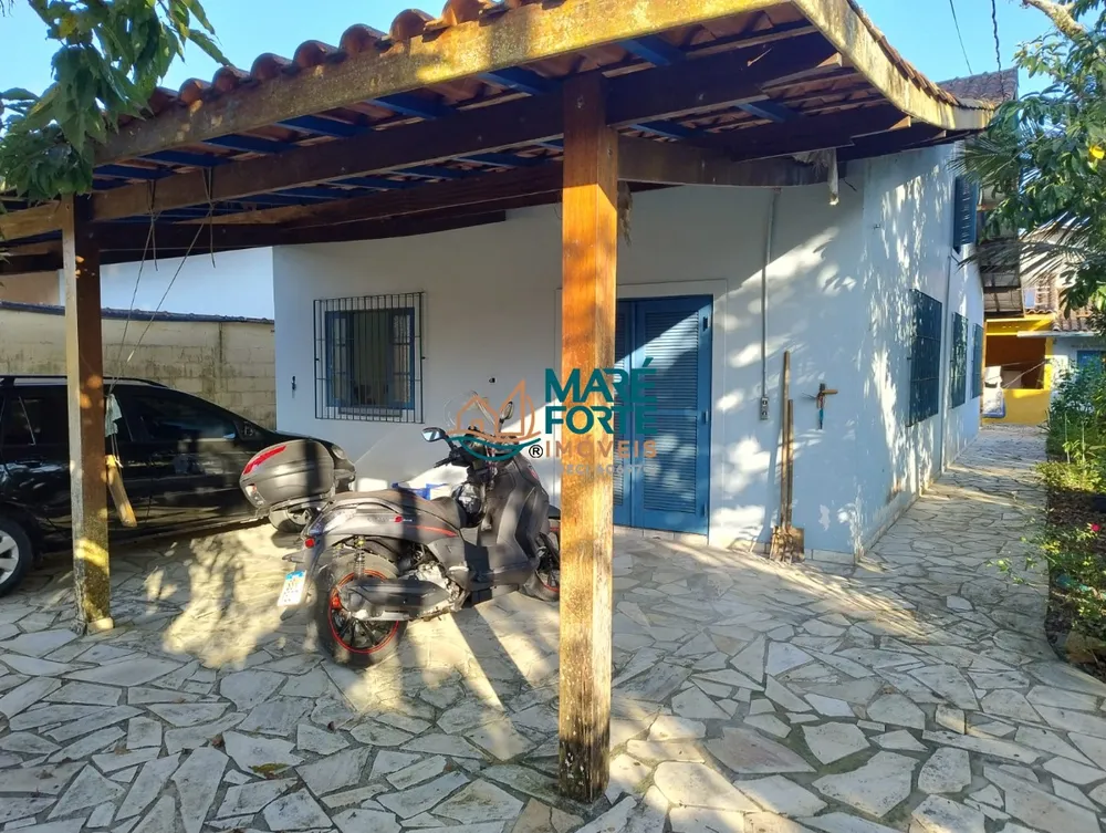 Casa, 3 quartos, 221 m² - Foto 1