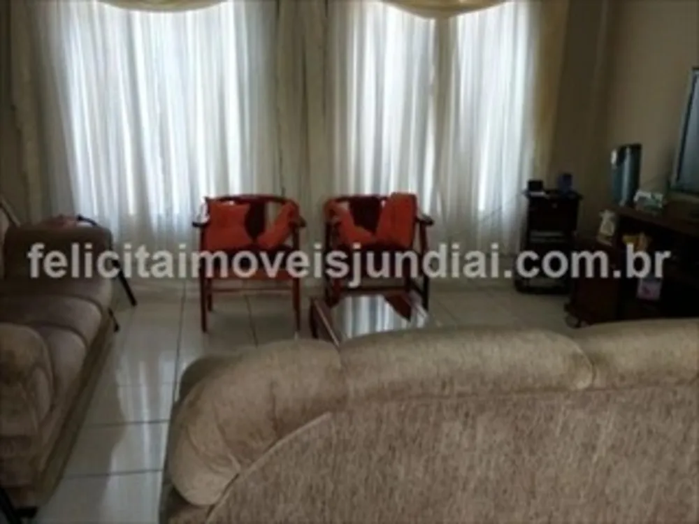Casa, 4 quartos, 235 m² - Foto 1