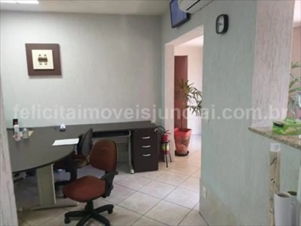 Casa, 6 quartos, 195 m² - Foto 1