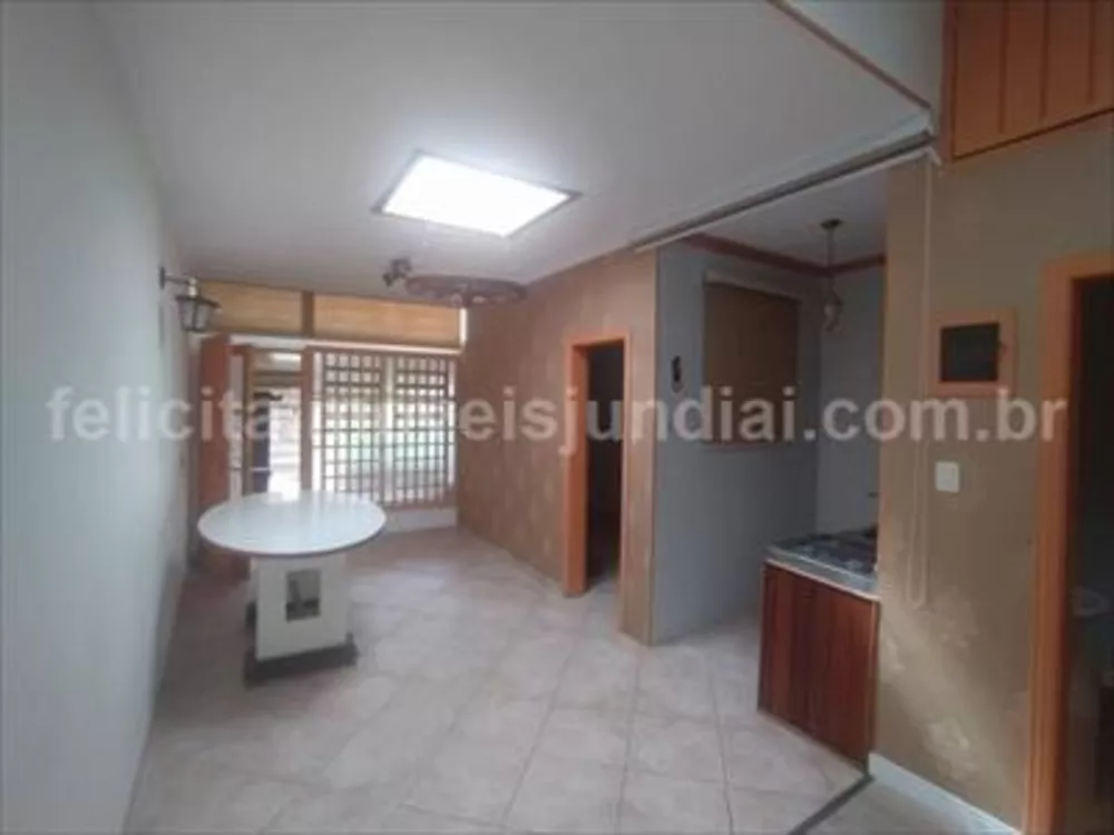 Casa à venda com 4 quartos, 212m² - Foto 3