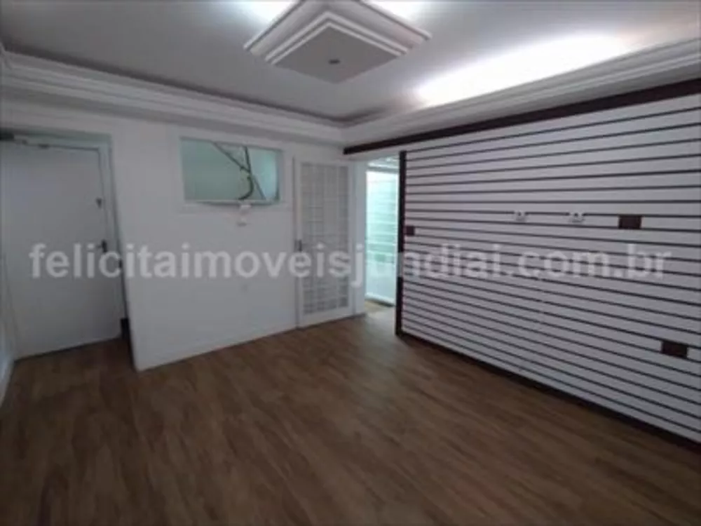 Casa à venda com 4 quartos, 212m² - Foto 1