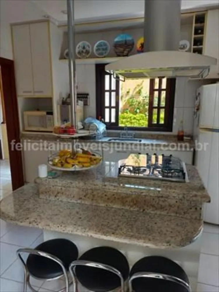 Casa, 3 quartos, 226 m² - Foto 1