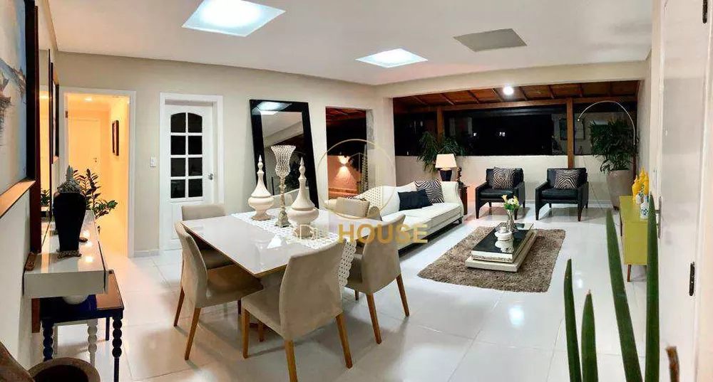 Cobertura à venda com 4 quartos, 219m² - Foto 2