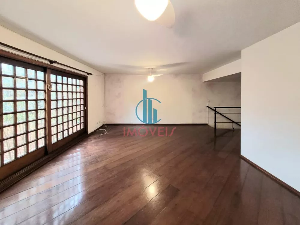 Casa à venda com 4 quartos, 191m² - Foto 1