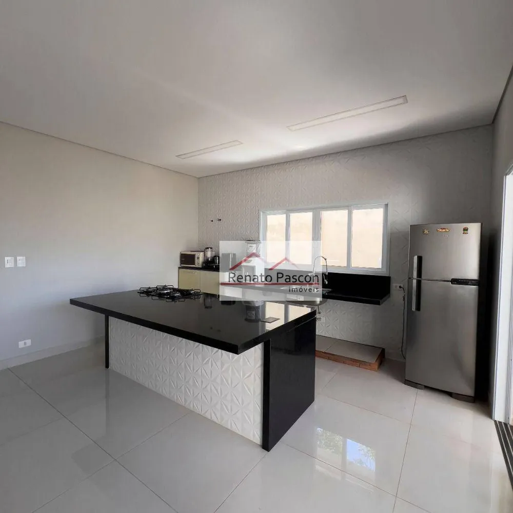 Sobrado, 3 quartos, 273 m² - Foto 2